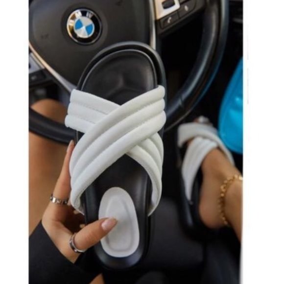 !! NEW !! Padded Criss Cross Platform Slide Sandals in White - Picture 6 of 7